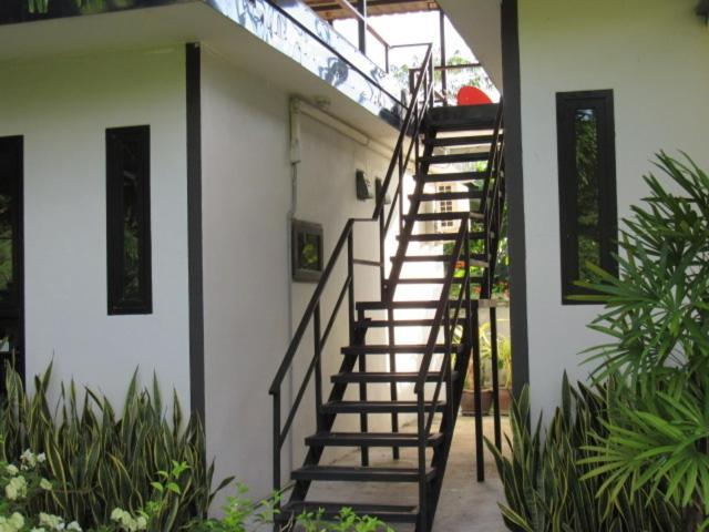 B&B Forest Hill Khao Yai Noen Hom Exteriör bild